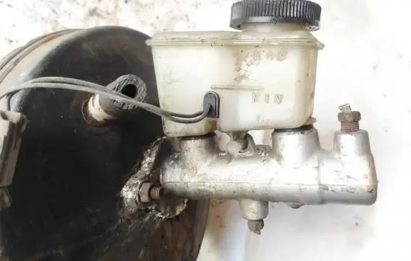 Master brake cylinder