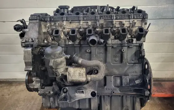 BMW 5 E39 Engine M57 7781214 0445010009