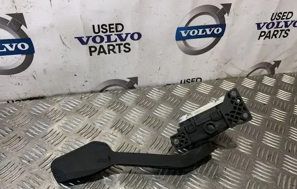 Volvo XC70 Accelerator throttle pedal 9472579