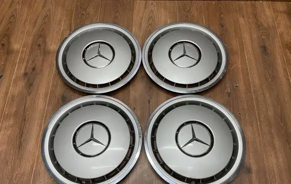 Mercedes-Benz E W124 R15 wheel hub/cap/trim 1244010924