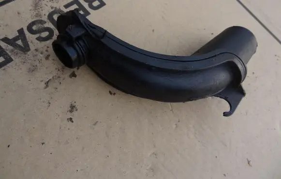 Nissan Qashqai+2 Oil fill pipe XXXXX