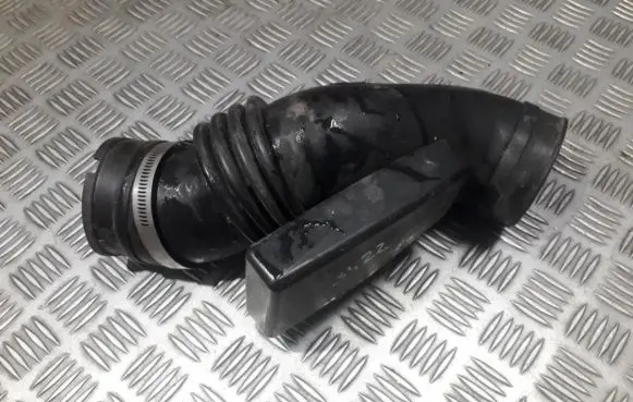 Subaru Legacy Air intake hose/pipe b022 b-022