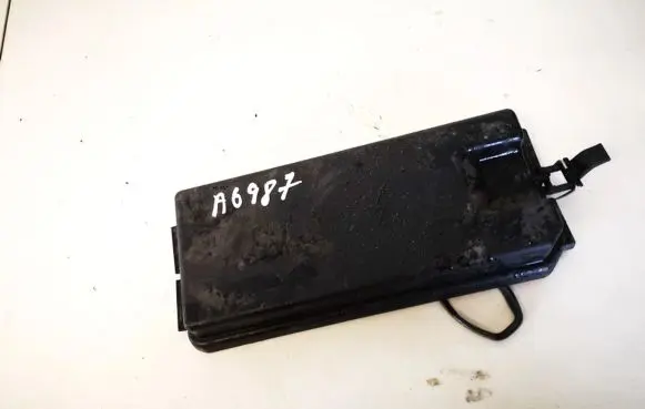 Mercedes-Benz R W251 Fuse box cover 1645400182