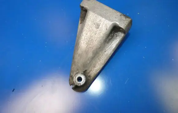 Mercedes-Benz CLC CL203 Engine mount bracket A6112230804