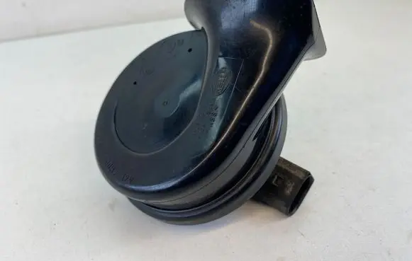 Volkswagen PASSAT B6 Horn signal 3C0951223A