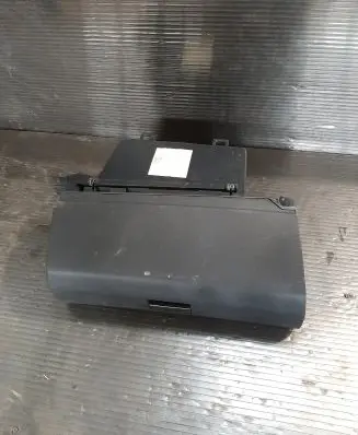 Mercedes-Benz B W245 Glove box