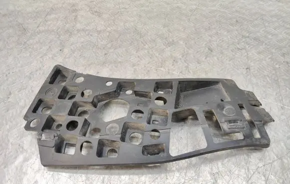 Peugeot 3008 I Front bumper mounting bracket 9685231980 1084019065