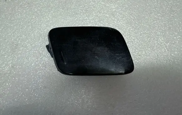 Volvo V70 Front tow hook cap/cover 30678641