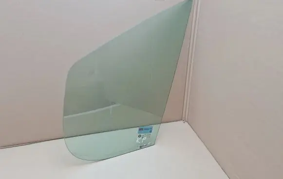 Nissan Primastar Front door vent window glass four-door 43R00049