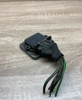Audi 80 90 B3 Ignition amplifier control unit 191905351B