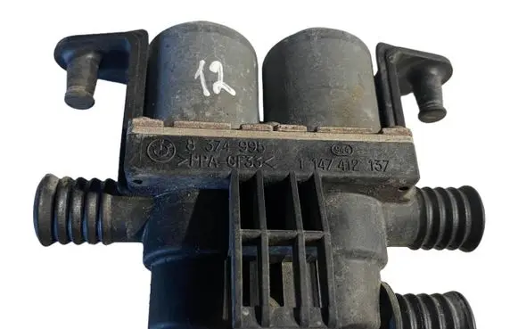 BMW 5 E39 Coolant heater control valve 8374995