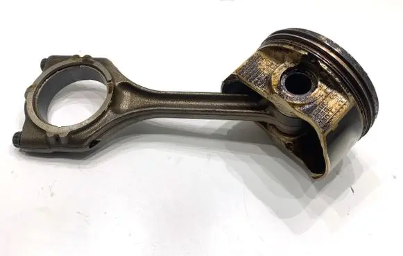 Mitsubishi Outlander Piston with connecting rod 4J11