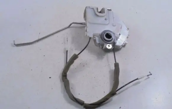 Honda FR-V Front door lock SJDR