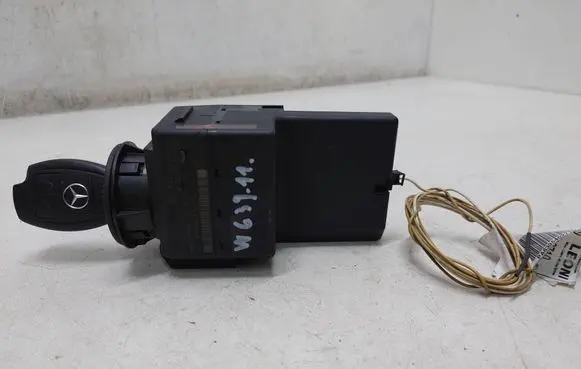 Mercedes-Benz Vito Viano W639 Ignition lock A6399006600 6399006600