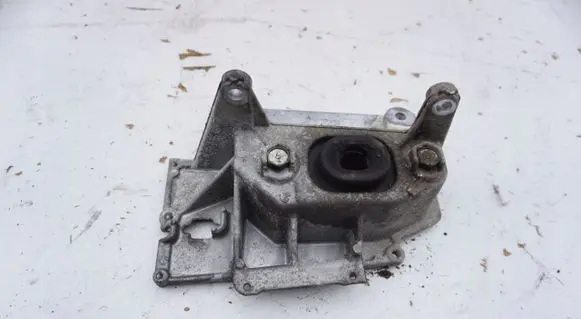 Nissan Juke I F15 Driveshaft support bearing bracket 