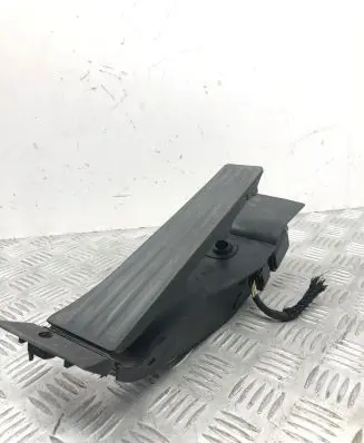 BMW 5 E60 E61 Accelerator throttle pedal 6772645 25916010 729036