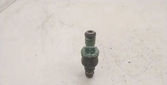 BMW 5 E39 Fuel injector 0280150415