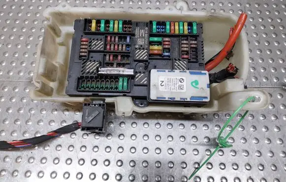BMW 7 G11 G12 Fuse box set S27705032 6837091 6839218