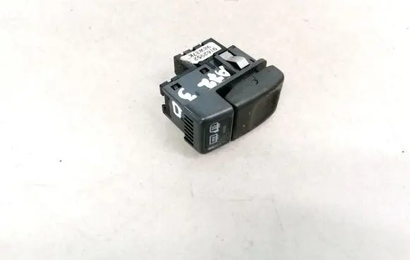 Volvo S70 V70 V70 XC Windscreen/window heater switch 9162952 98W37K