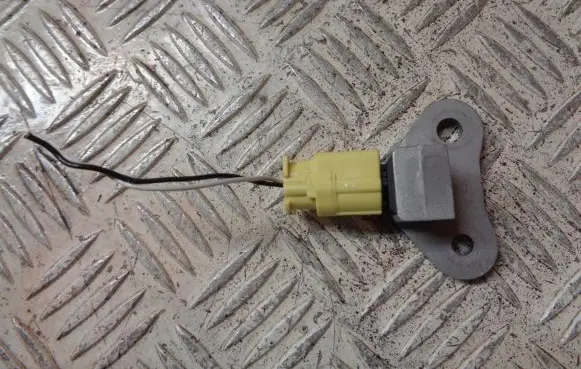 Nissan Note (E12) Airbag deployment crash/impact sensor FC1HJ137260728