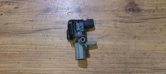 Toyota Corolla E120 E130 Turbo solenoid valve 9008091218 136200-2580