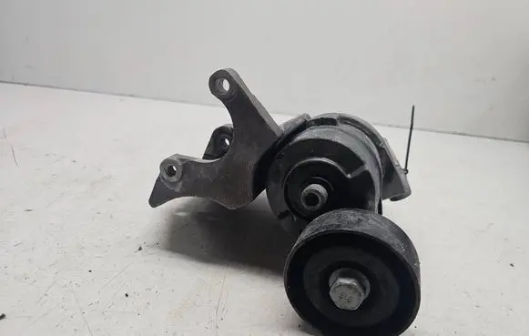 KIA Sorento Generator/alternator belt tensioner 