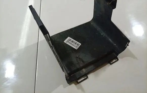 Volkswagen PASSAT B6 Battery box tray 1K0915336B
