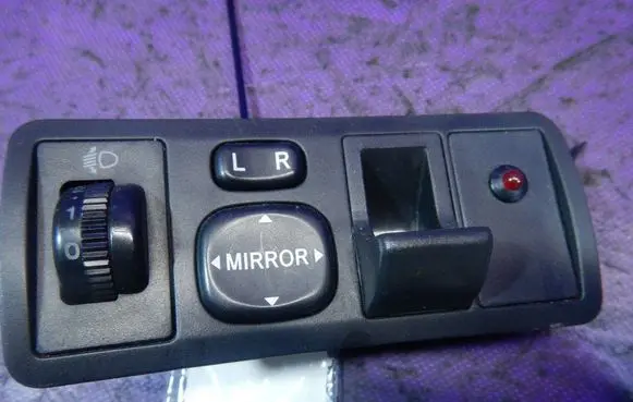 Toyota Corolla E120 E130 Wing mirror switch 