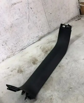 Volkswagen Touran III Tailgate/trunk upper cover trim 5ta867703b