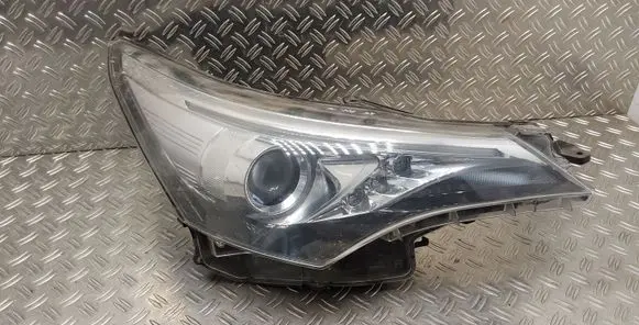 Toyota Avensis T270 Headlight/headlamp