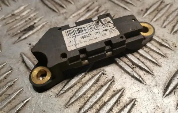 Mercedes-Benz C W203 Airbag deployment crash/impact sensor 0018209126