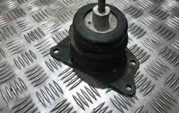 Volkswagen Polo Engine mount bracket 6q0199262af