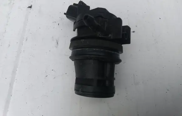 Mazda 3 I Windscreen/windshield washer pump 8603102451