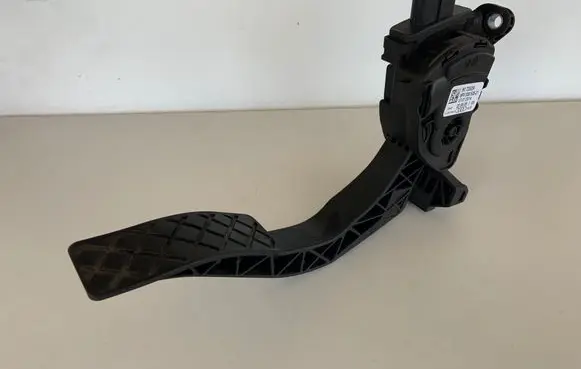 Audi A6 S6 C7 4G Accelerator throttle pedal 8K1723523A 6PV009505