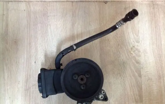 BMW 5 E60 E61 Power steering pump 7693974101 7787106