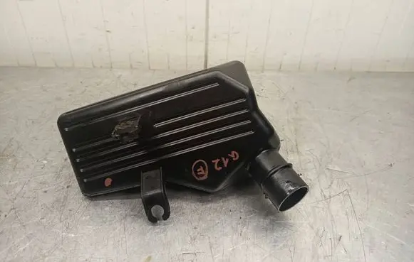 Suzuki Grand Vitara II Intake resonator 78K-R01