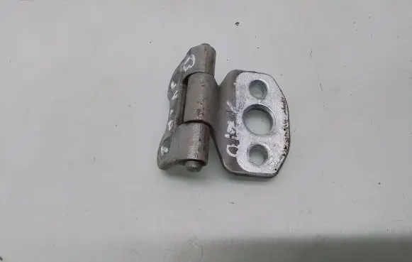 Mercedes-Benz E W210 Front door upper hinge