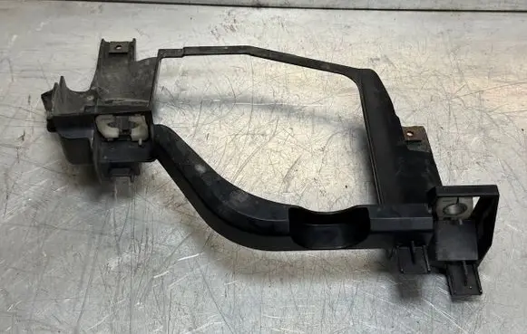 BMW 5 E60 E61 Headlight/headlamp mounting bracket 158737