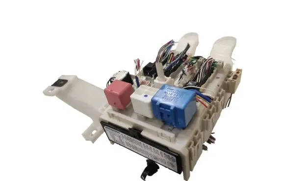 Toyota Verso Fuse module 827300F051C