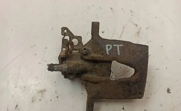 Ford Mondeo Mk III Brake caliper pad carrier rear 1121821