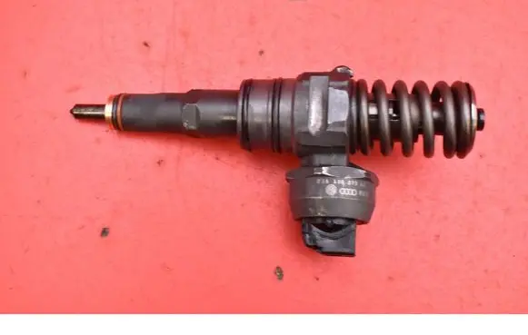 Skoda Octavia Mk2 (1Z) Fuel injector 038130073AG