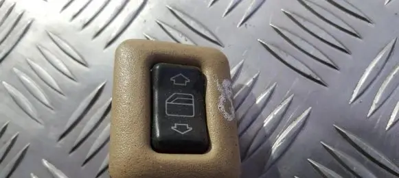 Mercedes-Benz C W202 Electric window control switch 2028205310kz 03809761