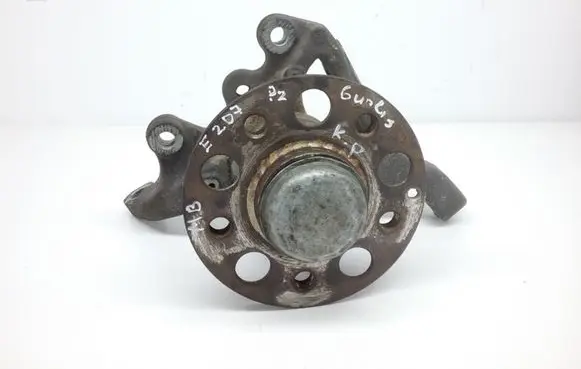 Mercedes-Benz E C207 W207 Front wheel hub 20401