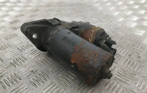 Volkswagen PASSAT B7 Starter motor 0001153007