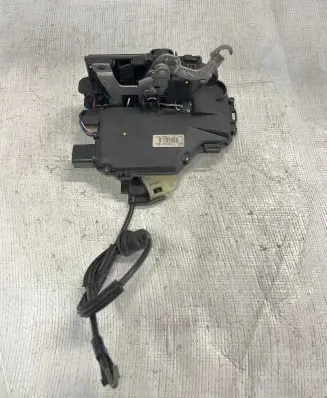 Audi A4 S4 B6 8E 8H Rear door lock 3B4839016AL 117685300