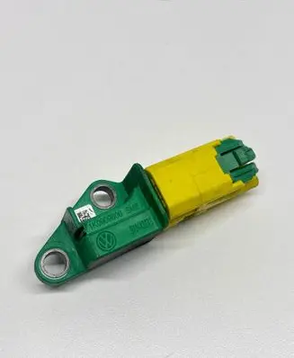 Volkswagen Golf V Airbag deployment crash/impact sensor 1K0909606 5WK43272