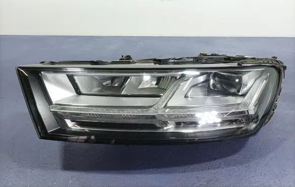 Audi Q7 4M Headlight/headlamp 4M0941033