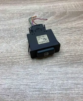 BMW 5 E34 Windscreen/window heater switch 1384480 WithPlug