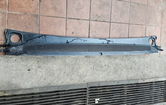 Citroen C4 II Picasso Wiper trim 9675943577