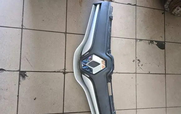 Renault Kangoo II Front grill 1202567X 623101381R